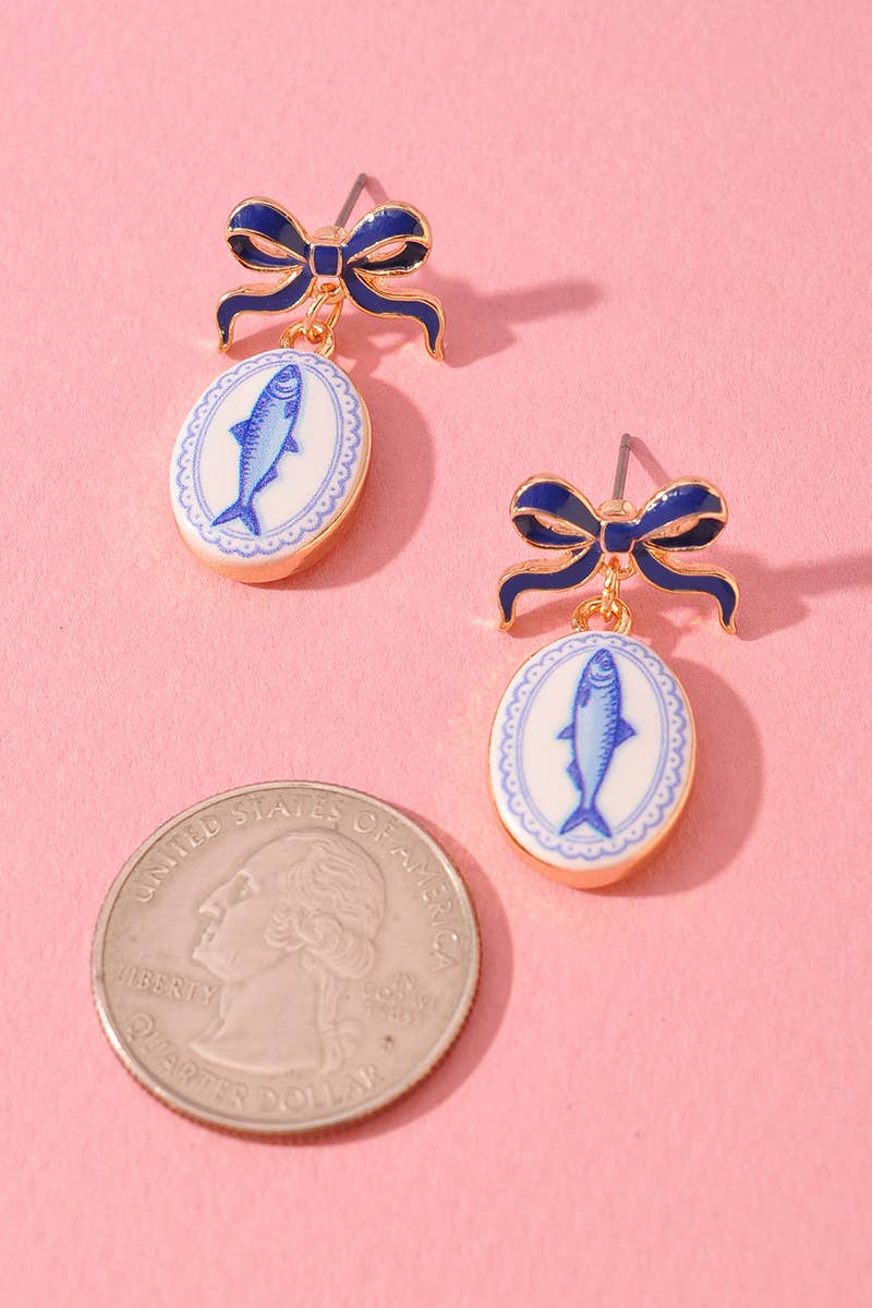 BOW SHAPED ENAMEL POST W/ SARDINE STARFISH PALM TREE EARRING