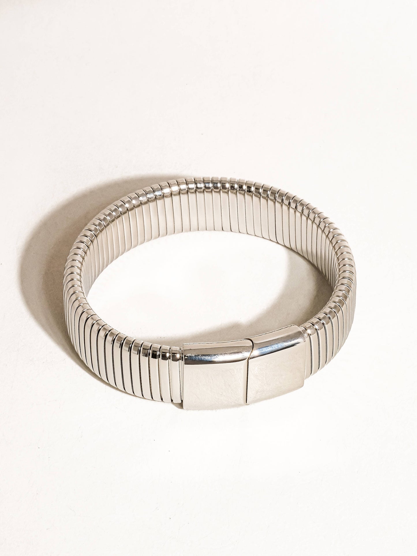 Christel 18K Gold Non-Tarnish Stripe Bold Bangle