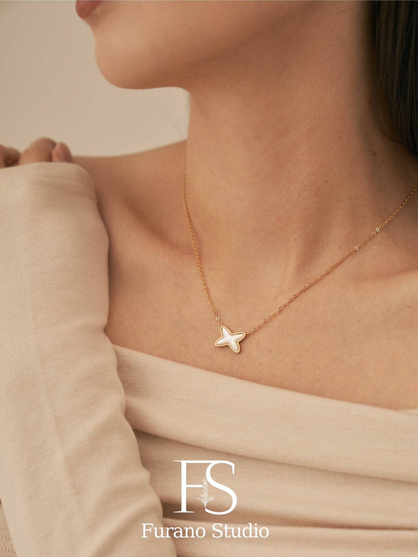 18k Gold Mother of Pearl Bow Pendant