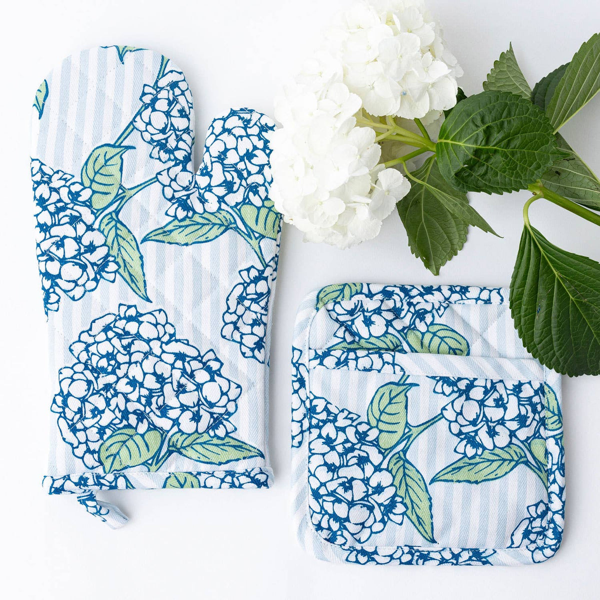Hydrangea Print Oven Mitt & Potholder Set