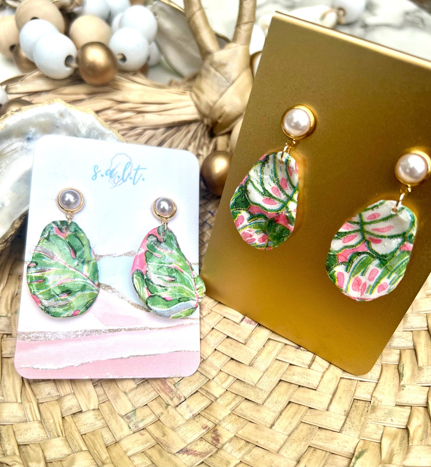 The Palms Oyster Earrings