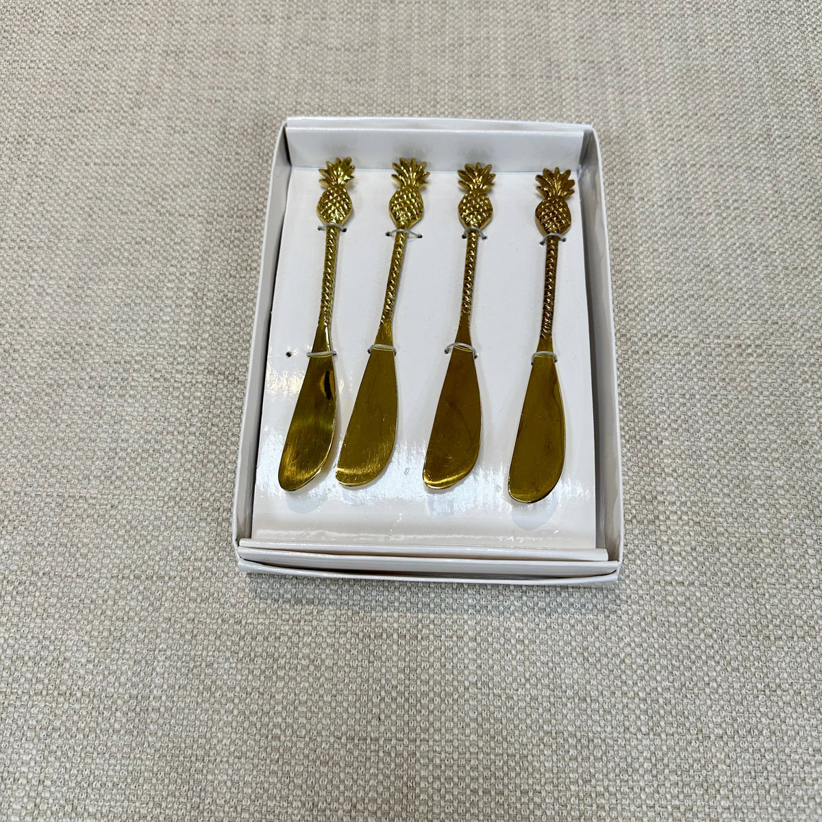 Golden Pineapple Spreaders Set of 4