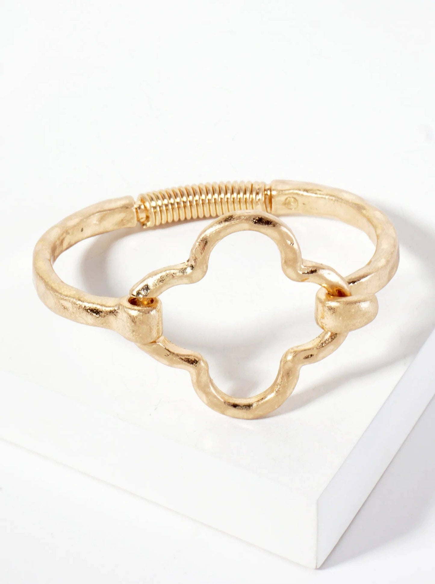 Hammered Metal Clover- Shaped Hook Clasp Hinged Bracelet