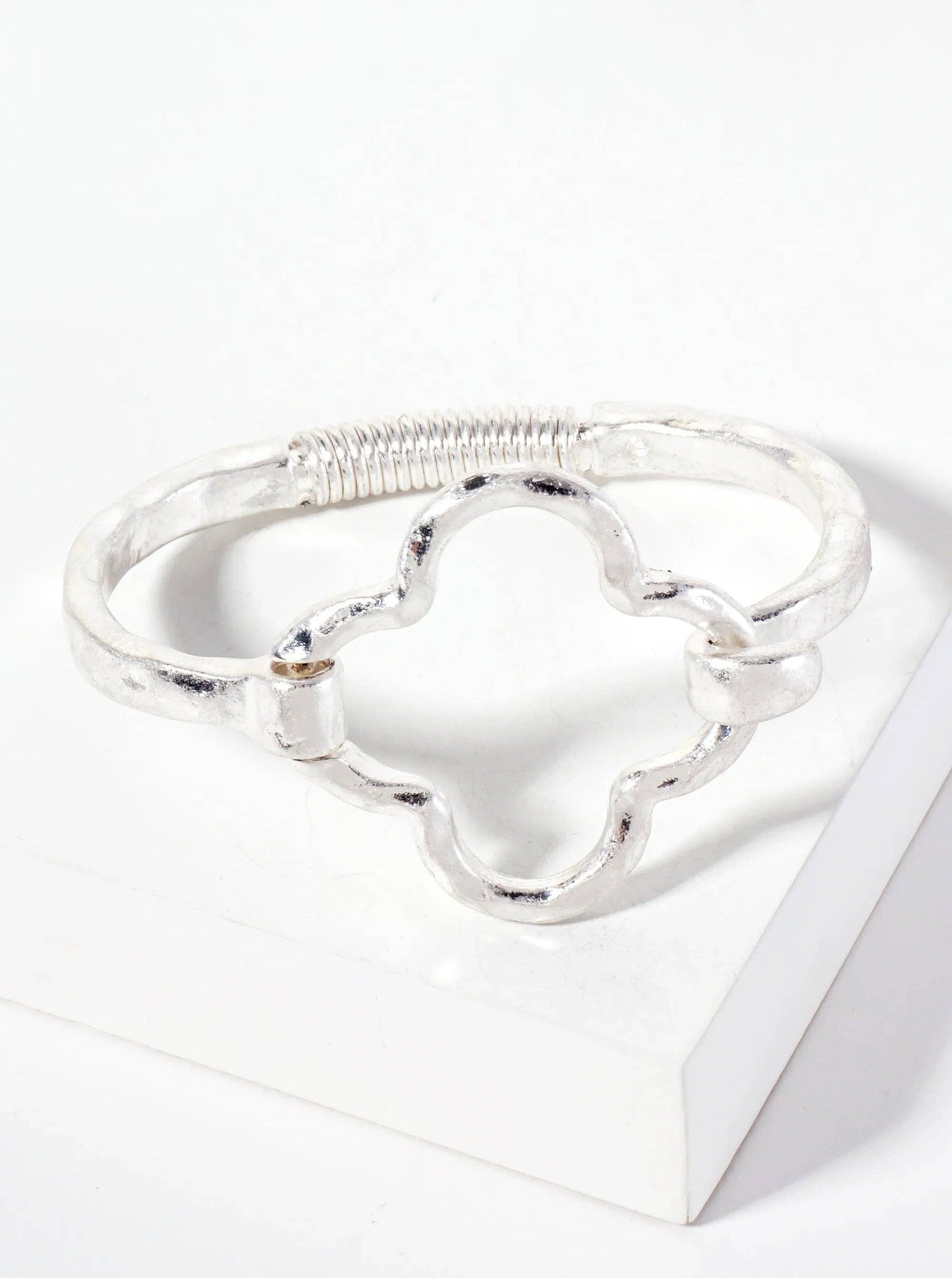 Hammered Metal Clover- Shaped Hook Clasp Hinged Bracelet