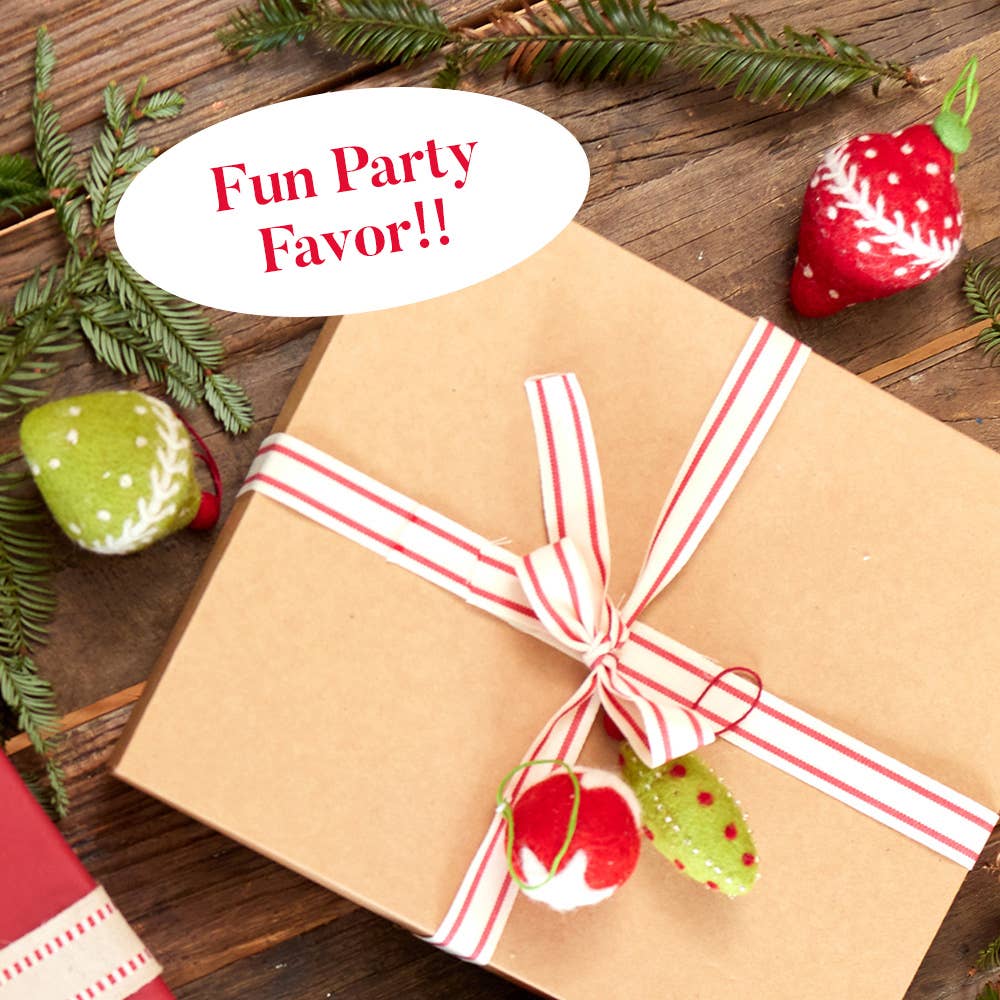 BAUBLE RED Felt Ornament