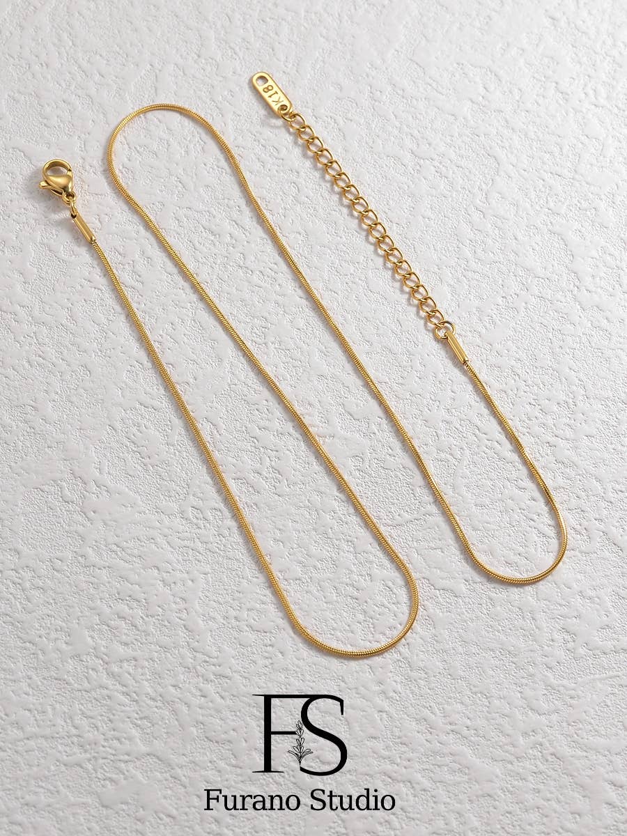 1mm Gold Thin Herringbone Necklace