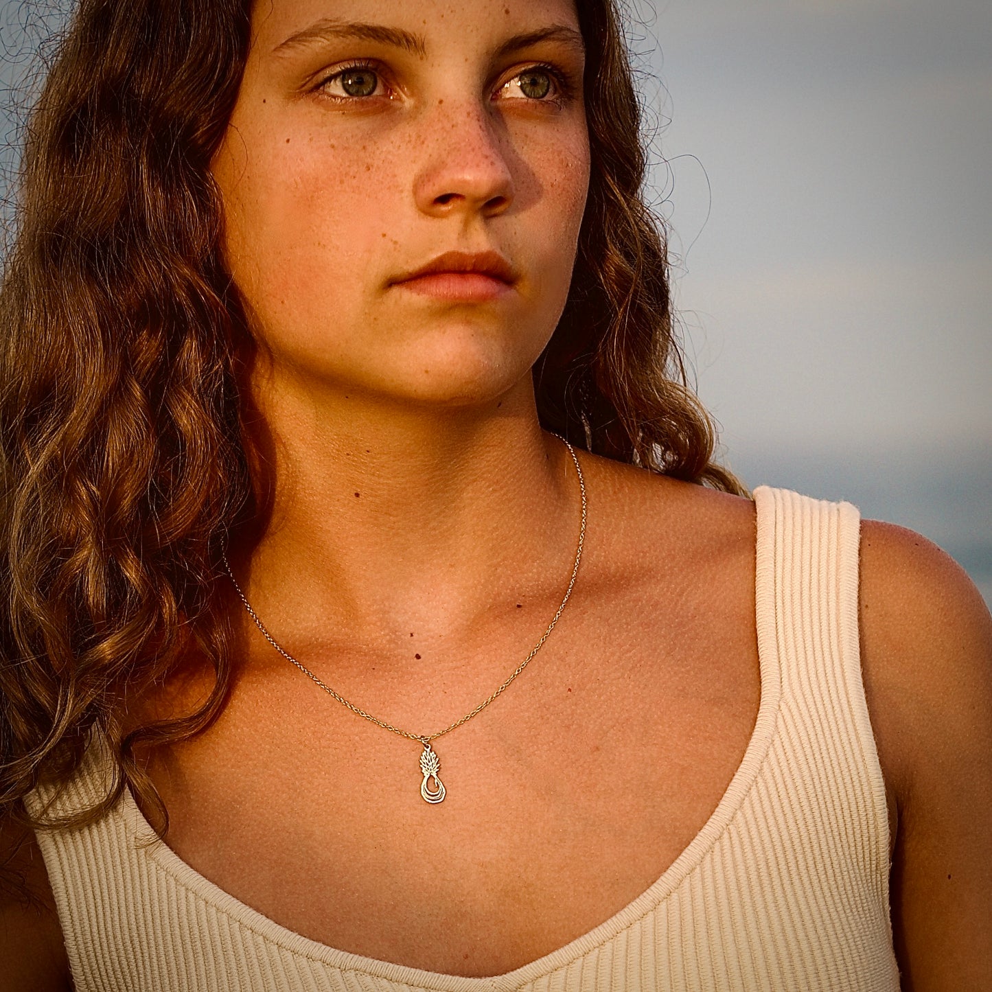 The Southern Welcome Logo necklace - Gold Dainty