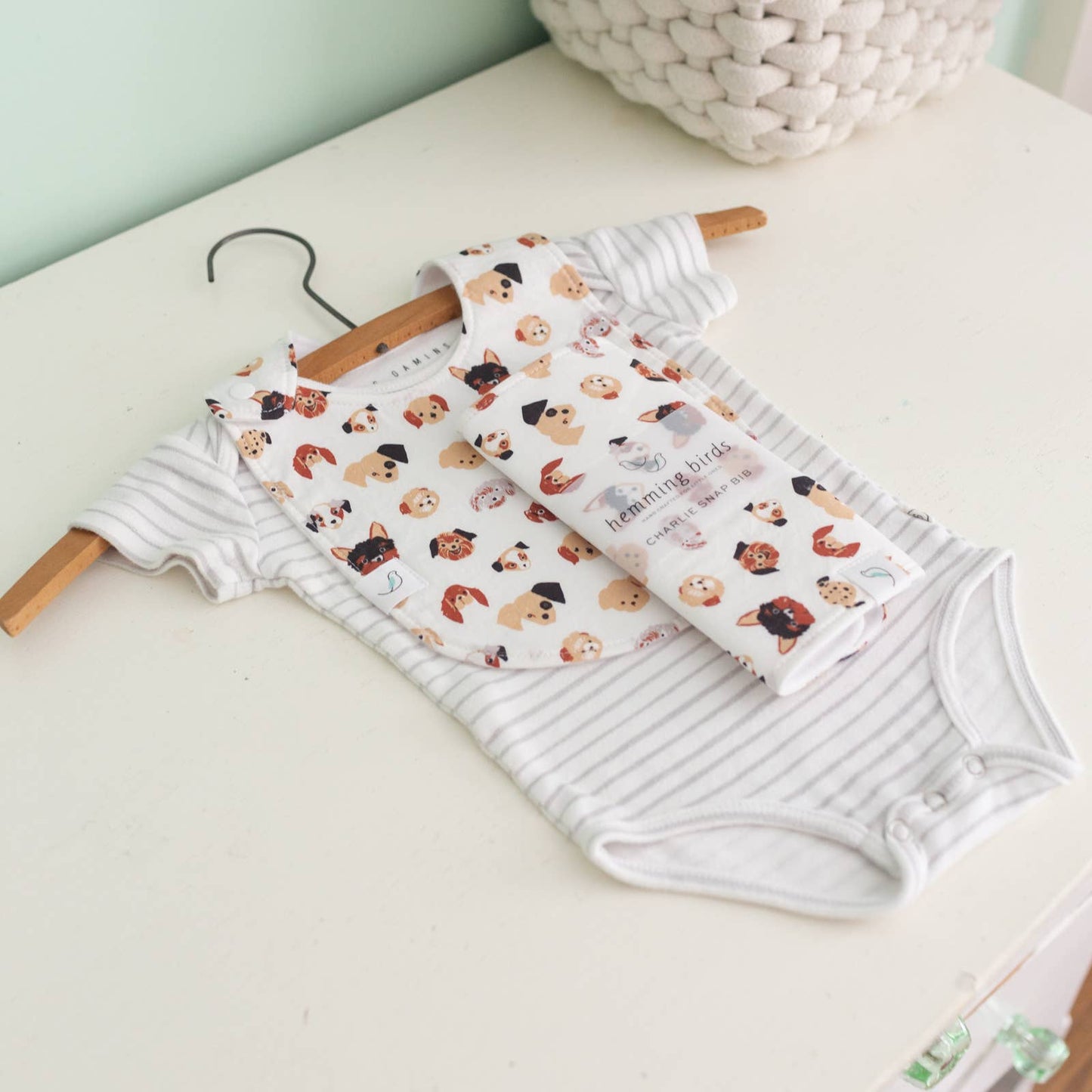 Charlie Snap Bib - Dogs