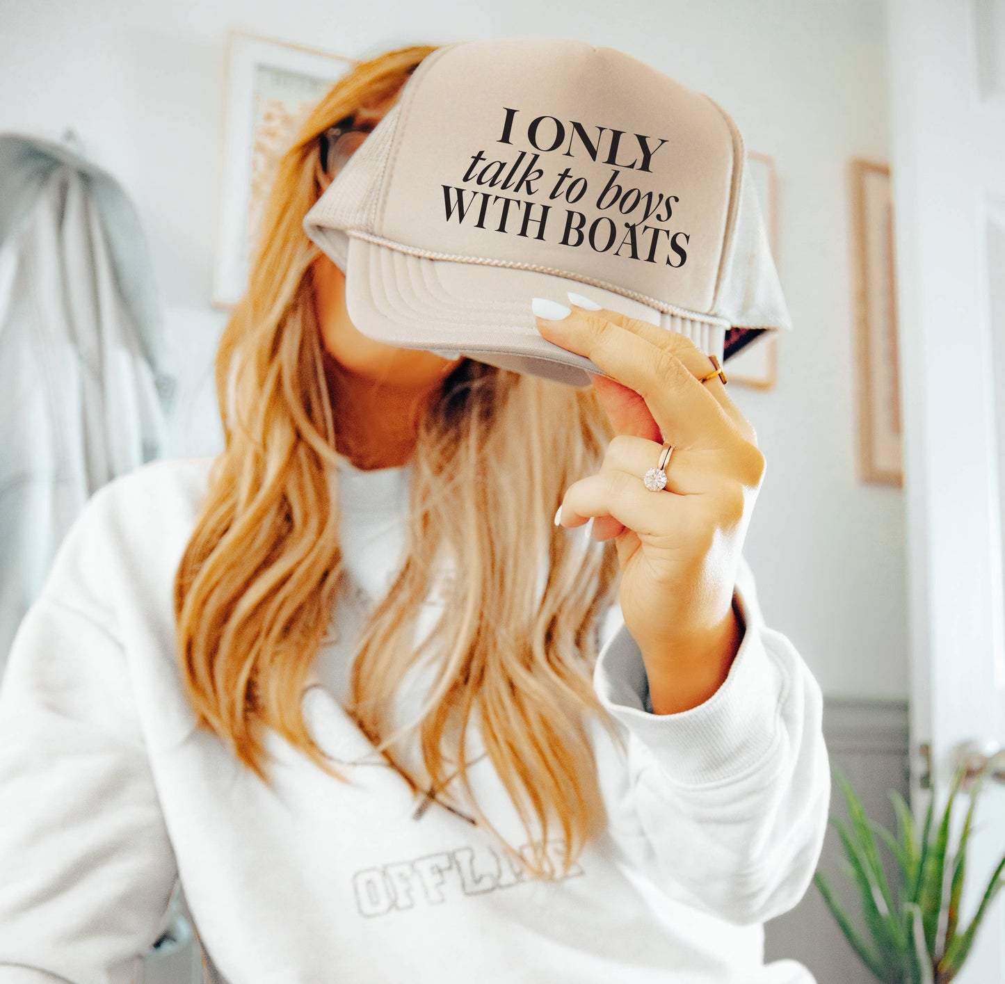 I only talk to boys with boats, Funny Trucker Hat