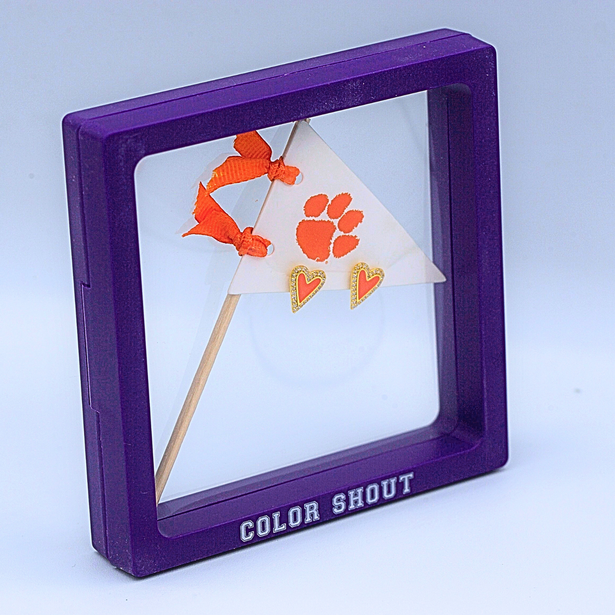 E205 - Cle : Clemson University Heart Studs on Logo Pennant Flag