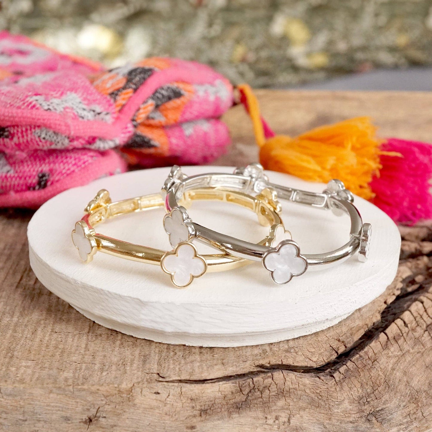 Clover Stretchy Bangle Bracelet – Mother of Pearl in Gold or Silver Tone