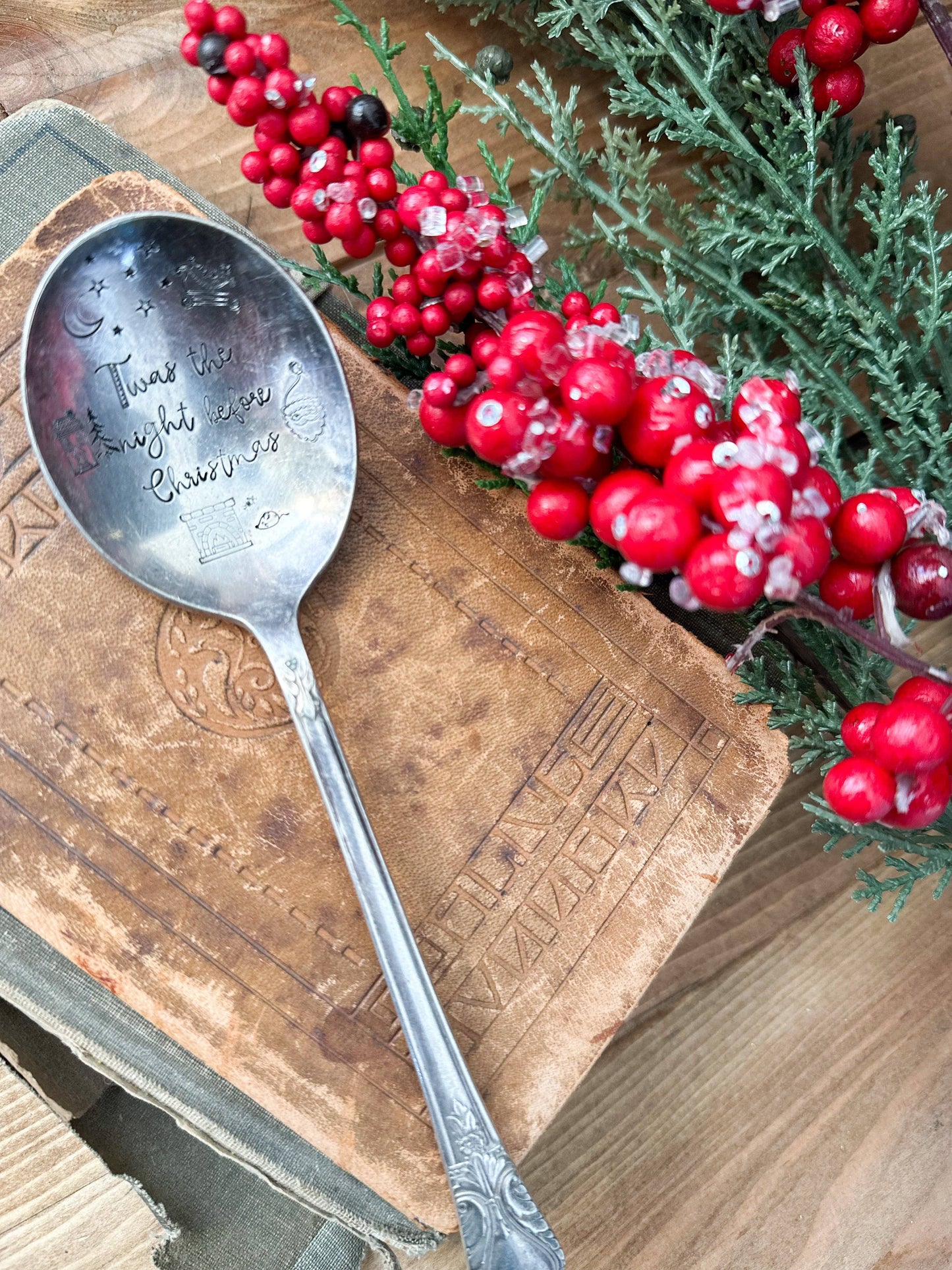 ‘‘Twas The Night Before Christmas Vintage Stamped Spoon