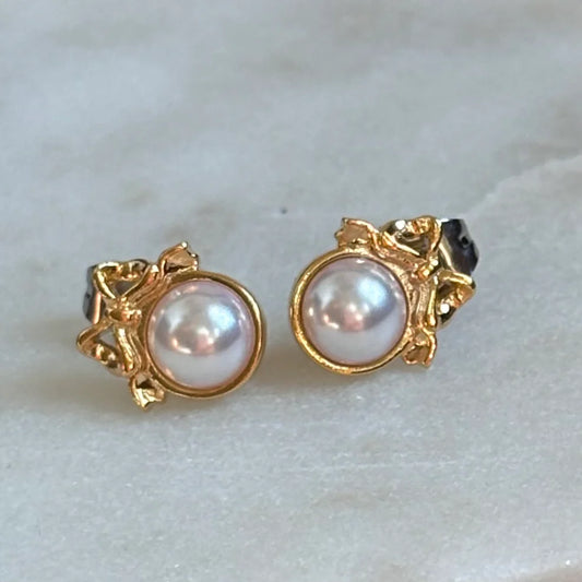 Pearl Ribbon Earring